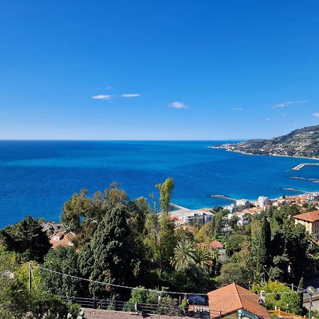 Appartement La Finestra Sul Golfo à Ospedaletti Extérieur photo