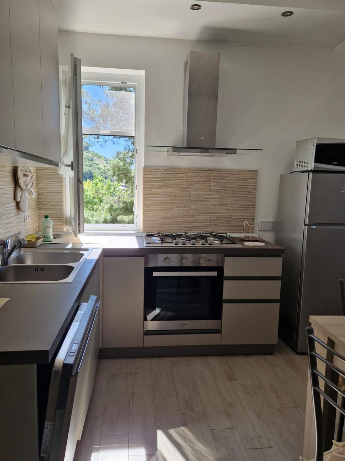 Appartement La Finestra Sul Golfo à Ospedaletti Extérieur photo