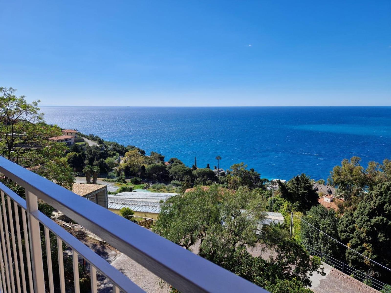 Appartement La Finestra Sul Golfo à Ospedaletti Extérieur photo