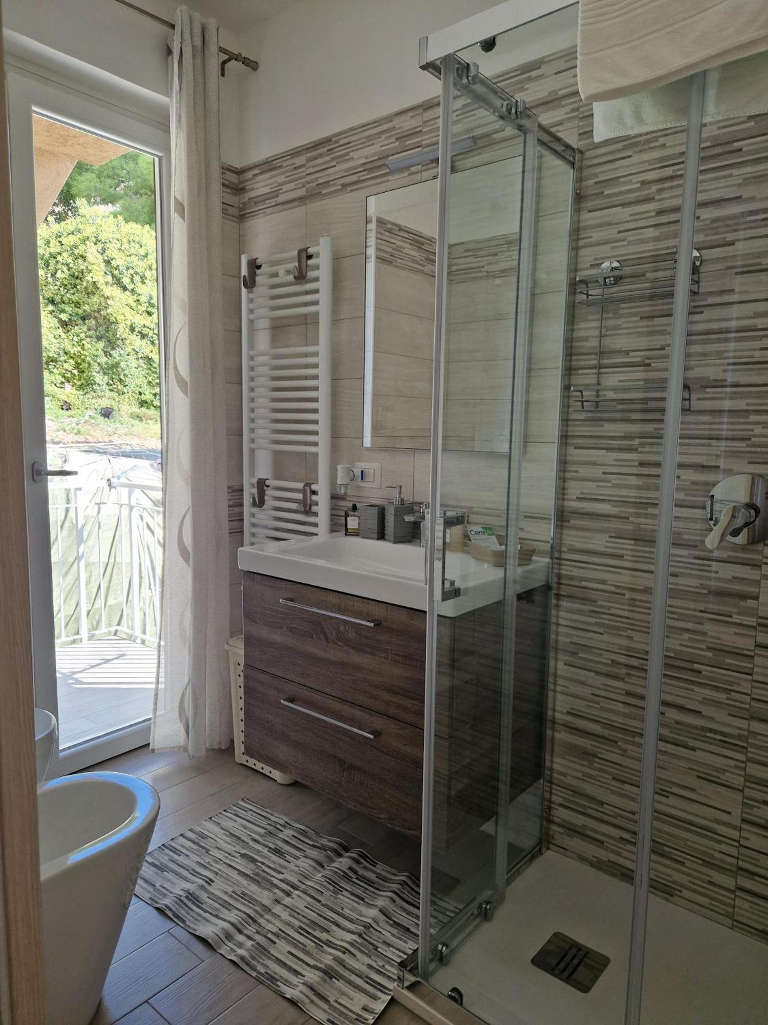 Appartement La Finestra Sul Golfo à Ospedaletti Extérieur photo